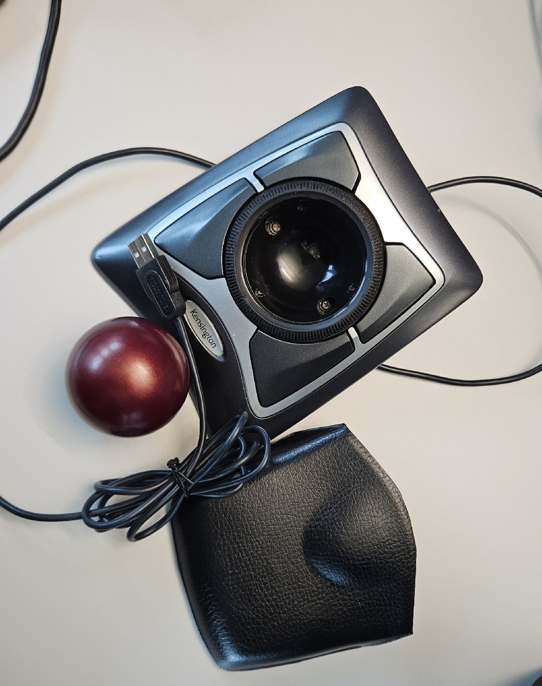 Kensington Mouse: Kensington Mous Ergonomisch mit Kabel – Usato da Kloten venduto da Jay_s_922 1