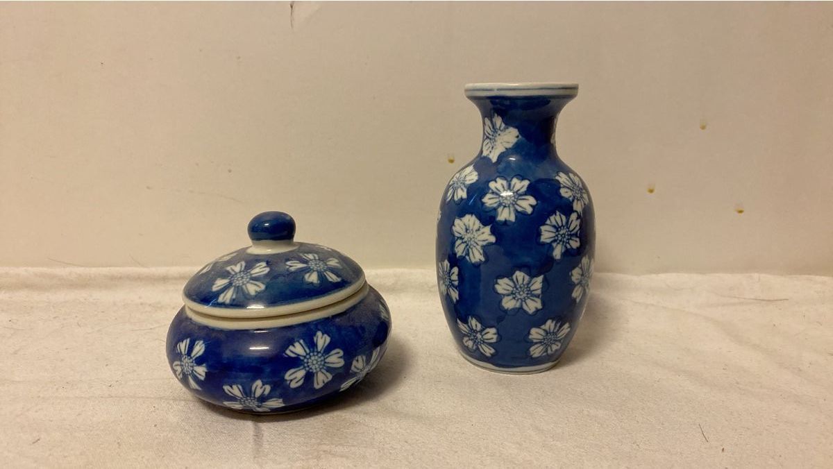 Vasen & Gefässe: Vase und Dose blau-weiss gemustert – Gebraucht aus sursee von trilli-tralli 2