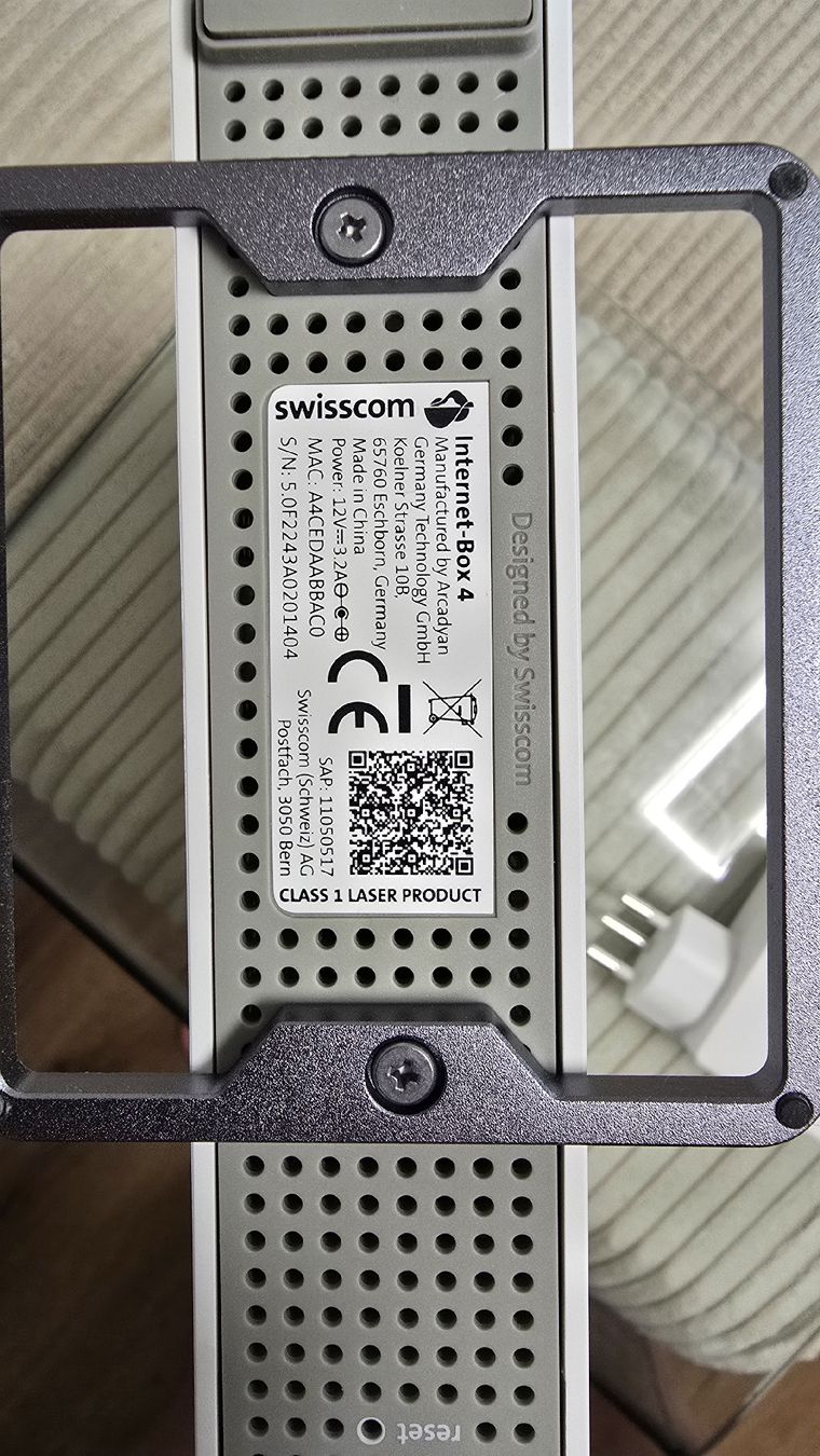Swisscom Modem & Router: Swisscom Internet-Box 4 - Like New - Perfect Condition! – Usato da Wädenswil venduto da SwissCapriz 1
