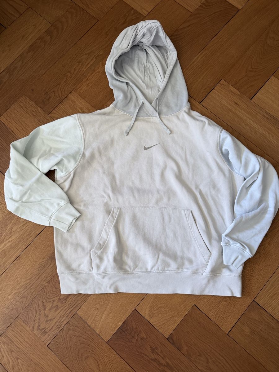 Nike Pullover & Sweatshirts: Nike Hoodie Dreifarbig M – Gebraucht aus Zürich von chi_9dfb 1