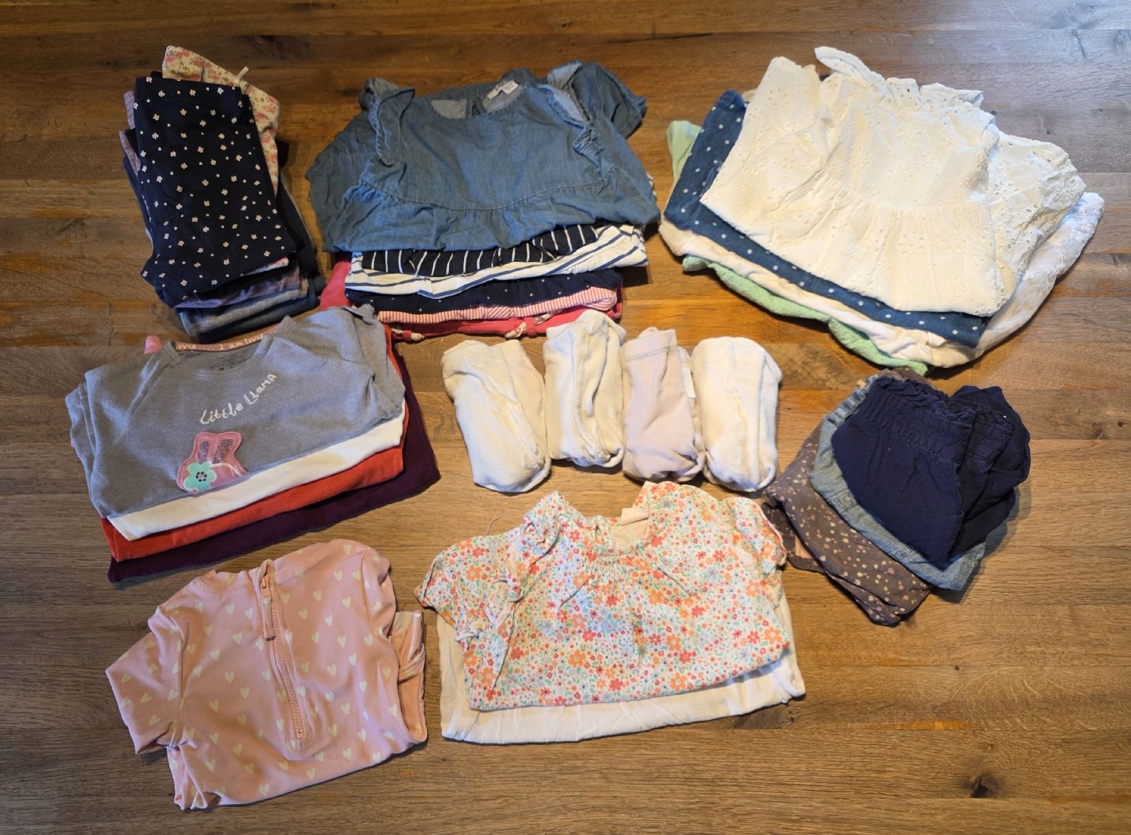 Lotti & Set di vestiti: Kleiderpaket Mädchen Grösse 80 – Usato da Stoos SZ venduto da may_p9xx