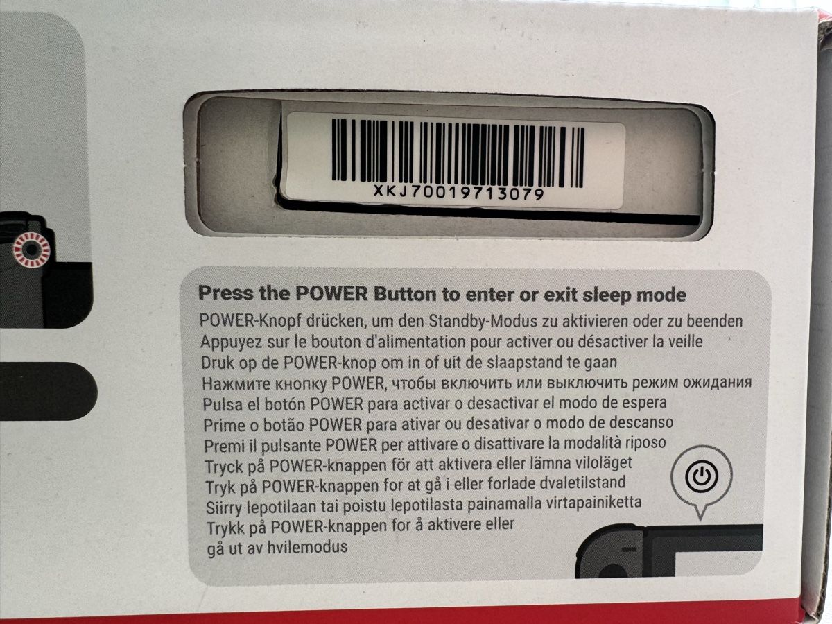Nintendo Console: Nintendo Switch (V2) Set komplett, 2x Pro Controller, 400GB – Nuovo (secondo la descrizione) da Stansstad venduto da ck1386 8