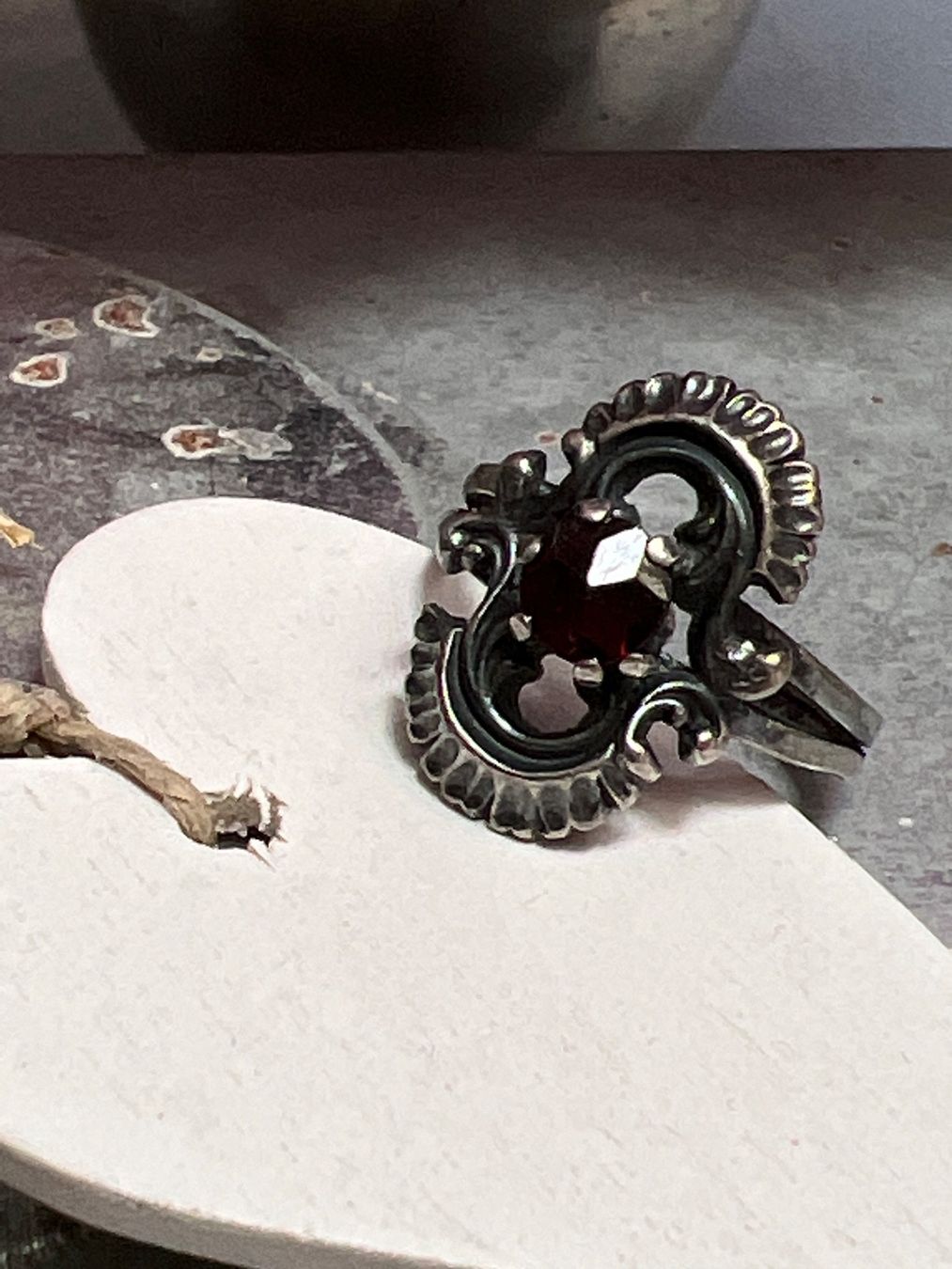 Anelli: Schöner Ring 800 mit Granat – Usato da Seon venduto da Sunny-Schmuck78 1