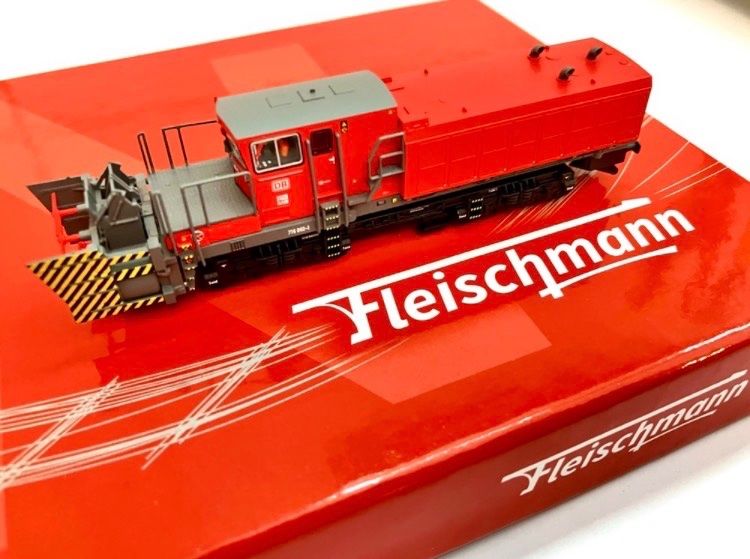 Fleischmann Modellini di ferrovie: Fleischmann Beilhack Schneeschleuder DCC Sound Lok. #700 – Usato da Oberbuchsiten venduto da Orsetto24 1