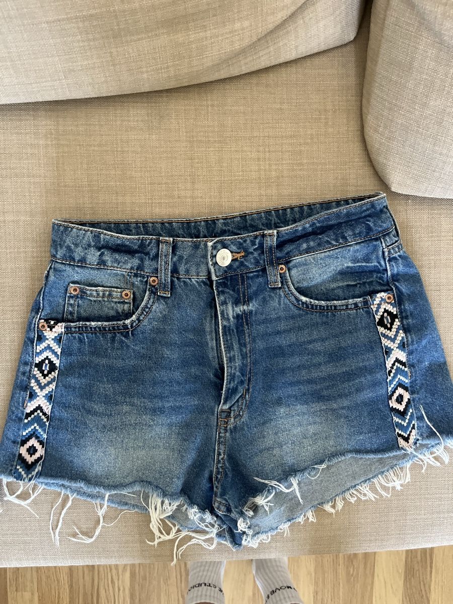 H&M Jeans: 🌾 Blue denim shorts  – Nuovo (secondo la descrizione) da Zürich venduto da jna_265b