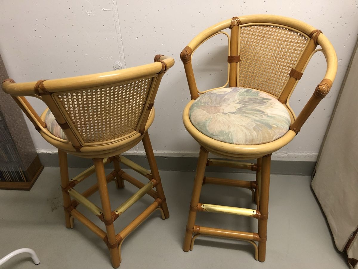 Sgabelli: 2 edle RATTAN Barhocker drehbar – Usato da Widen venduto da evce1318 1