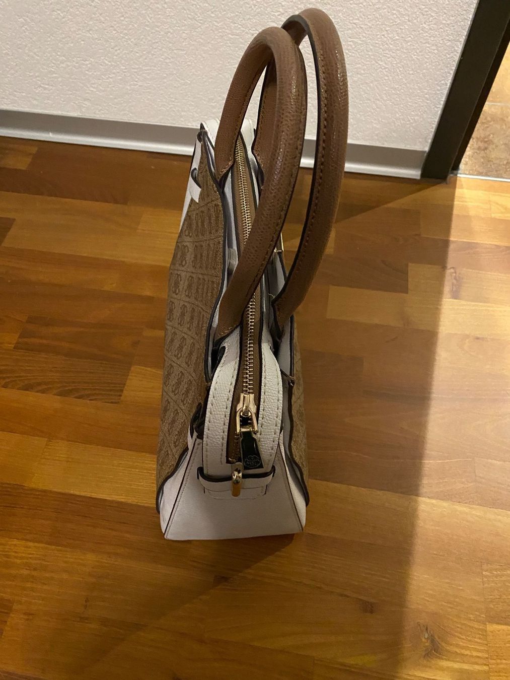 Guess Taschen für Damen: Guess Tasche – Gebraucht aus Oberbüren von wuna123 2