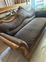 Antik Sofa mit Blumenmuster