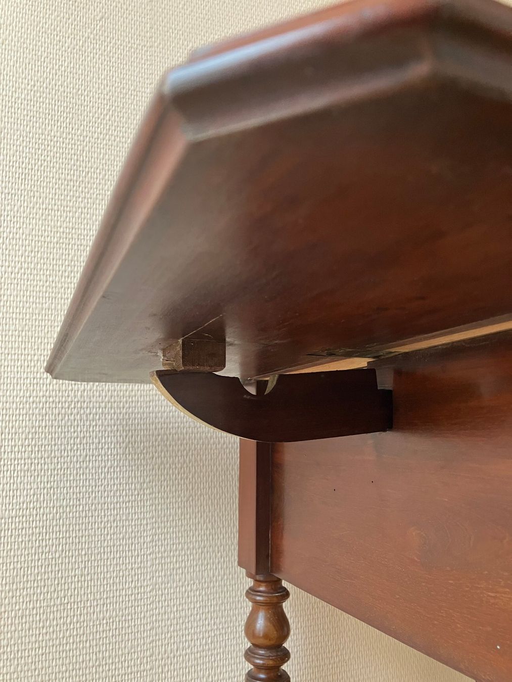 Tische: Table d'appoint époque Louis Philippe, battants pliables – Gebraucht aus Basel von Lancer4 6