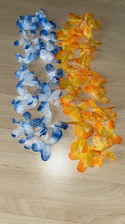 Ketten: Blumenhalskette Blumenumhang – Gebraucht aus Schwerzenbach von airkobra 1