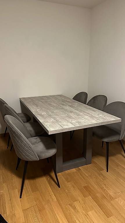 Tavoli: Grauer Esstisch 180x90cm – Usato da Zürich venduto da rusevi
