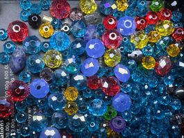 facettierte bunte Perlen gemischte Farben gebohrt ca. 3-6 mm