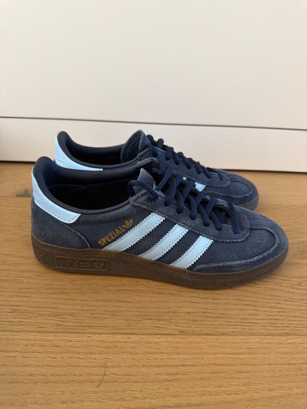 Adidas Herrenschuhe: Adidas Spezial Grösse 36 2/3 – Gebraucht aus Hochfelden von man_6d68 2
