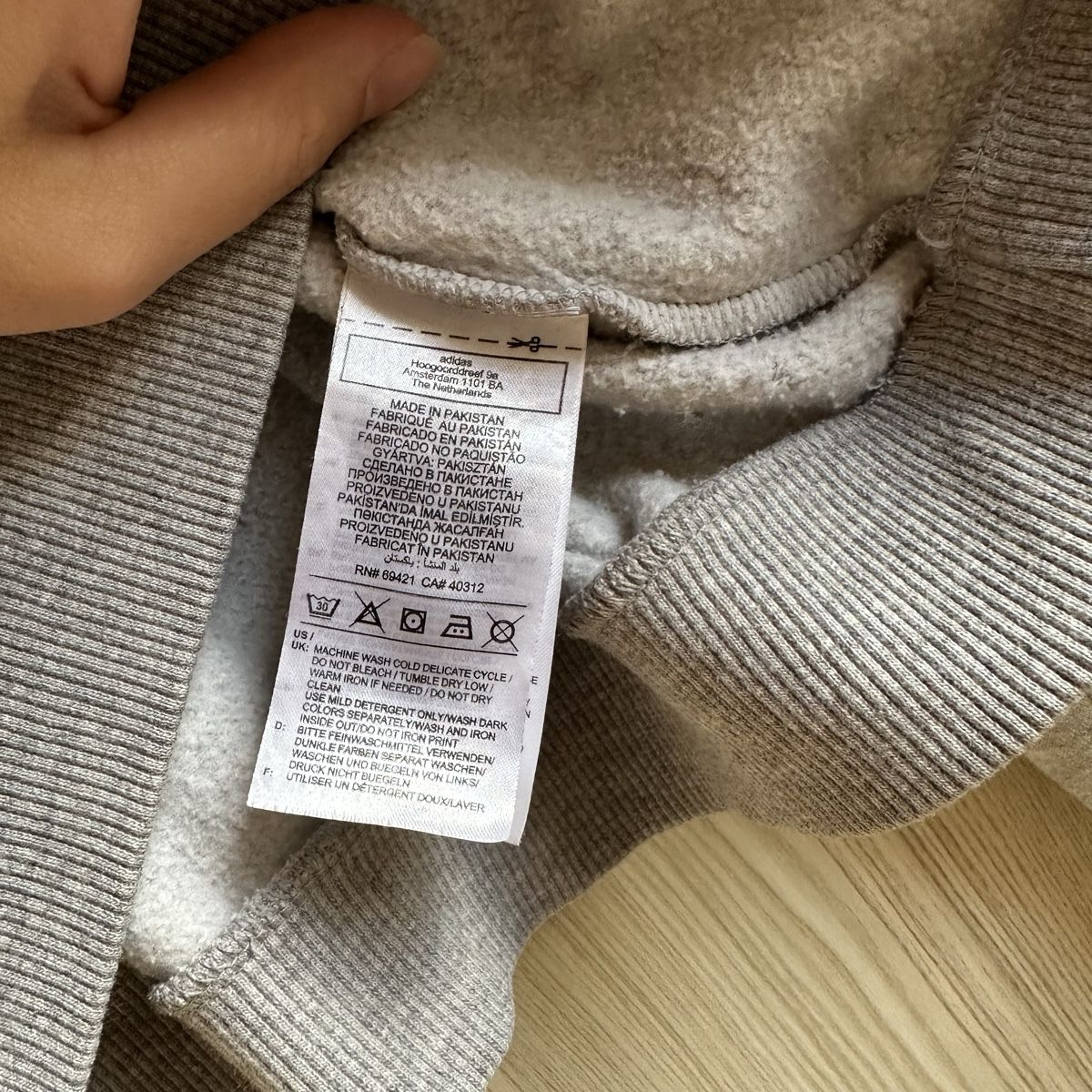 Reebok Pulls & Sweat-shirts: Sweatshirt Reebok Grau Oversized – D'occasion à Schönenwerd par palaceofwords 2