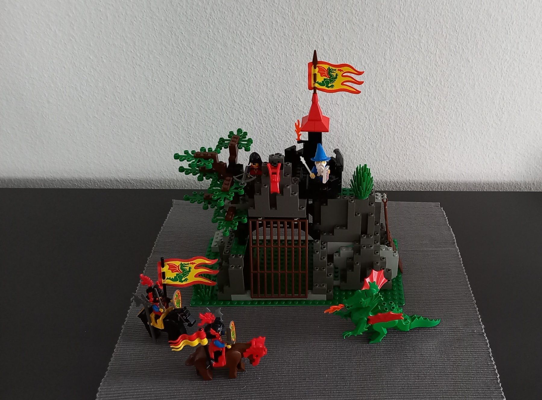 Lego Spielzeuge: Lego Dragon Knights 6076 – Gebraucht aus Emmenbrücke von poros221