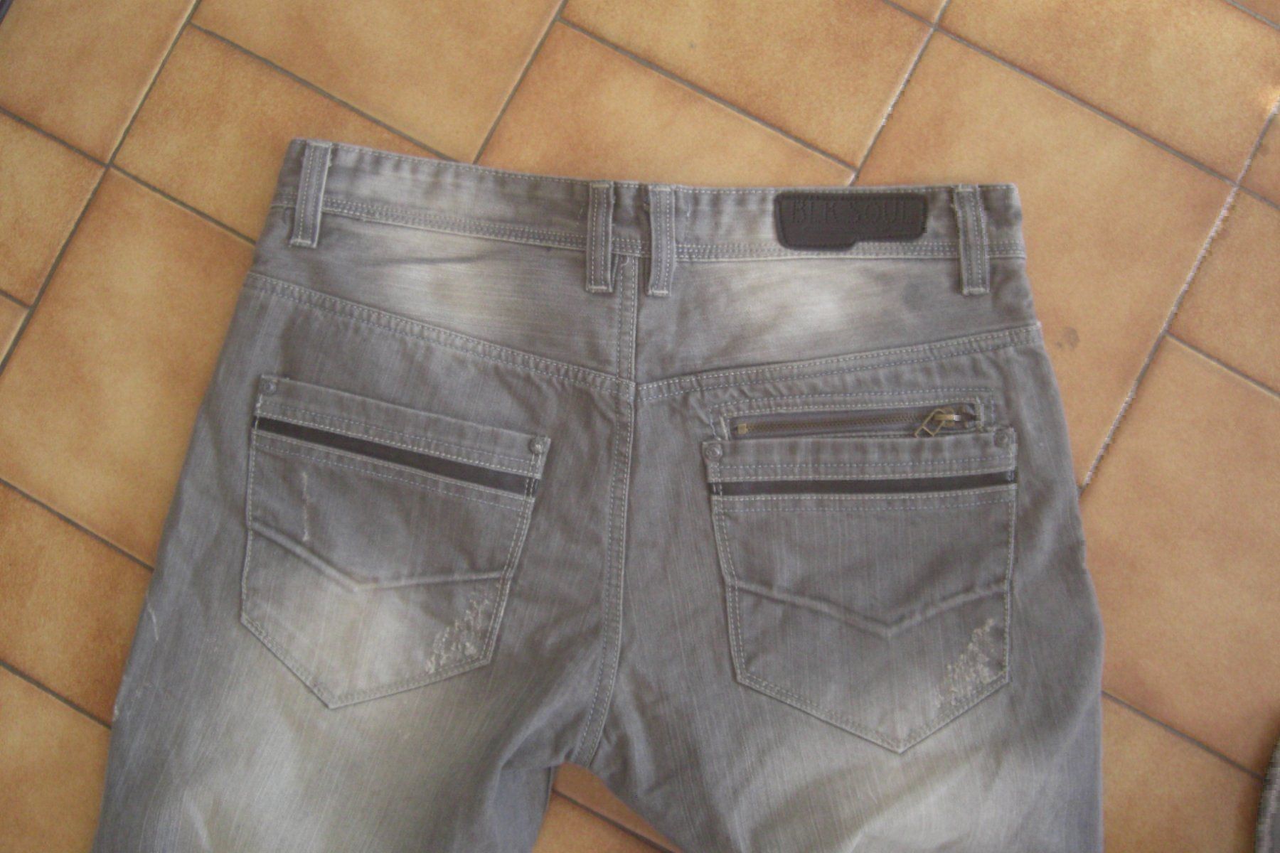 Jeans: short jeans noir Taille 42 – Usato da Veyrier venduto da kimedovapa 1