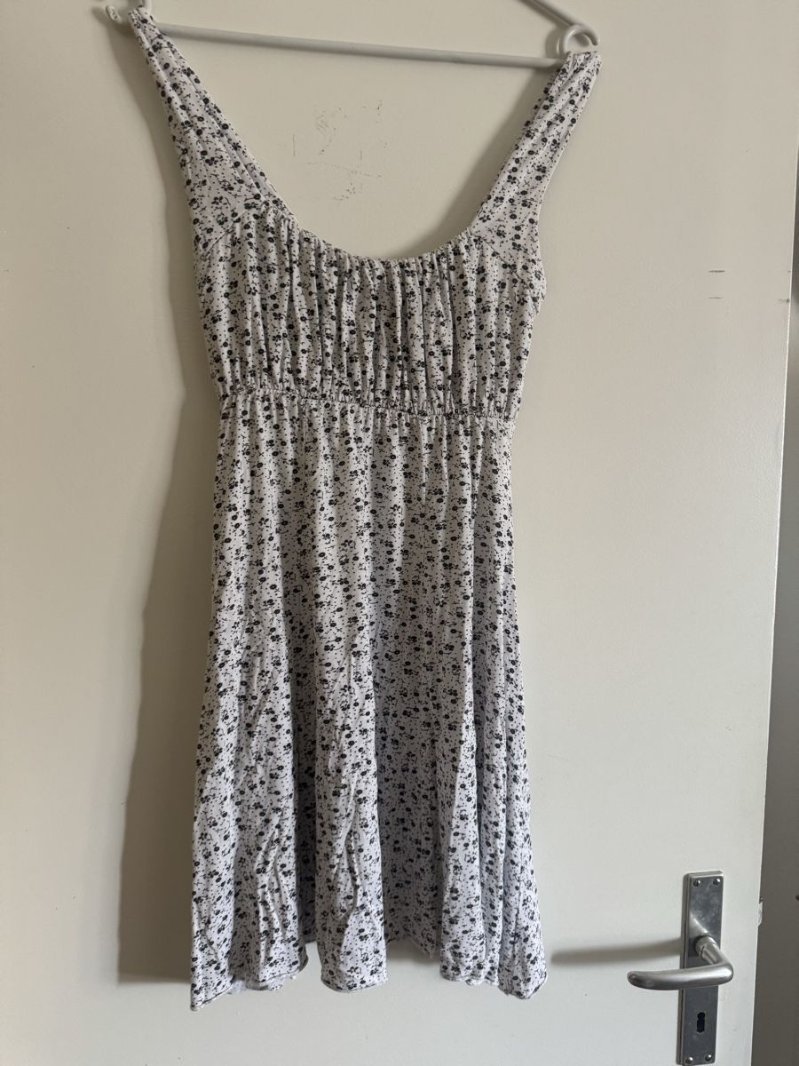 Vestiti: Sommerliches Kleid mit Blumenmuster, Grösse S  – Usato da Künten venduto da bel_6wn2
