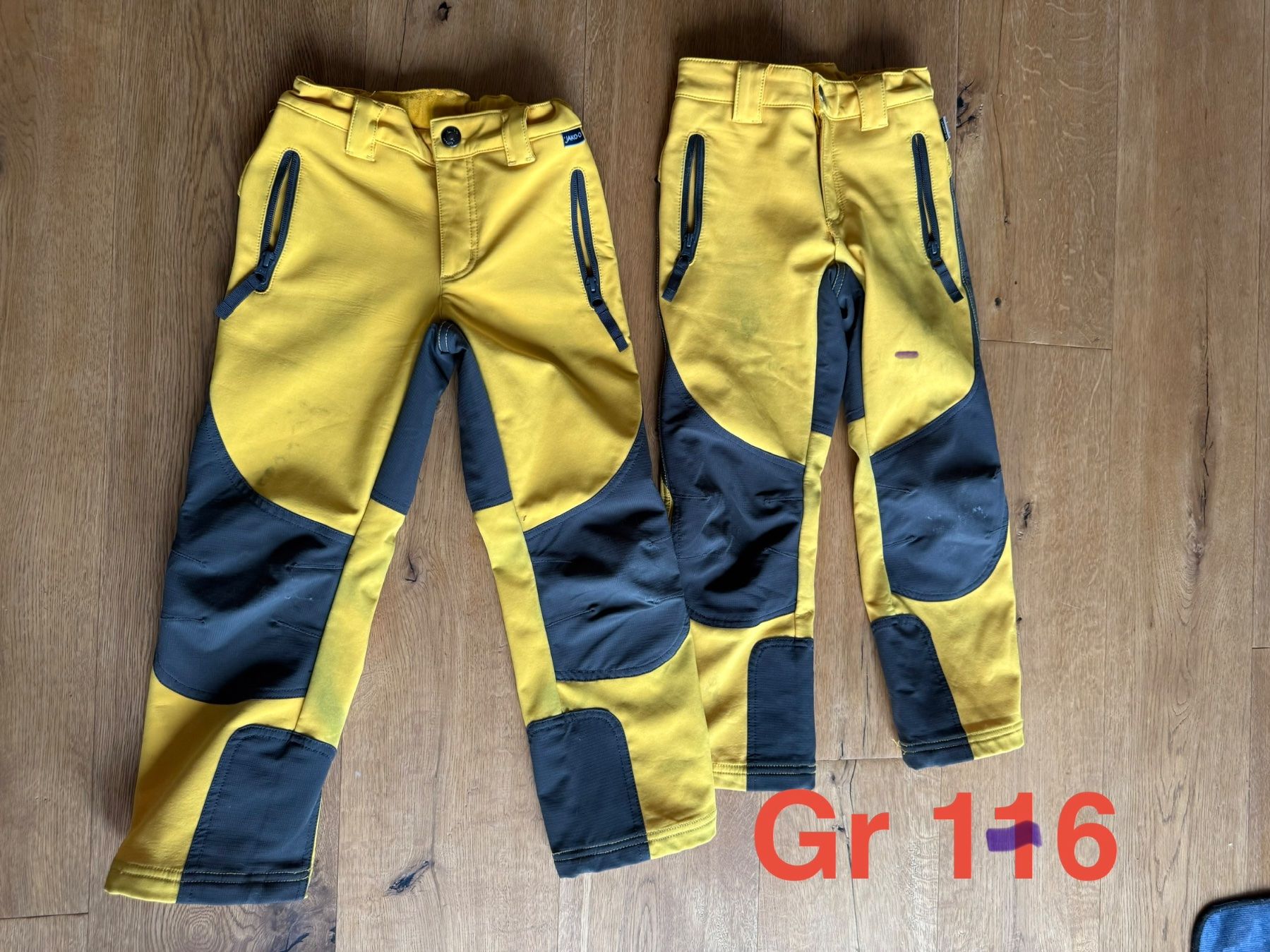 Pantaloni: JakoSofshelhosen – Usato da Witterswil venduto da MurielSalome