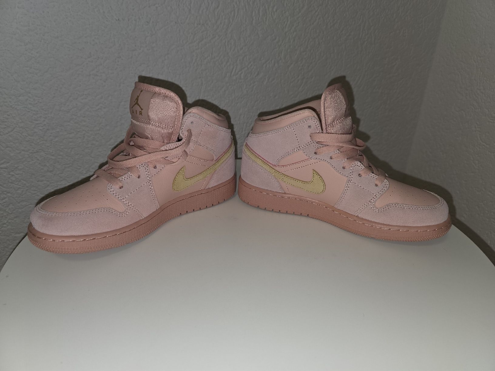 Jordan Scarpe da uomo: Jordan 1 Mid GS Coral Stardust EU38 – Usato da Messen venduto da ste_bsk5
