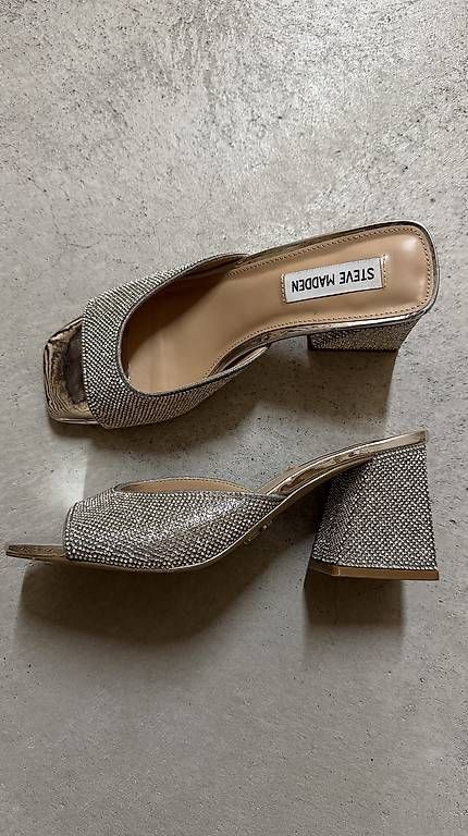Scarpe da donna: Steve Madden Pantoletten Glowing Gr. 38 – Usato da Liestal venduto da Schatzsucher90