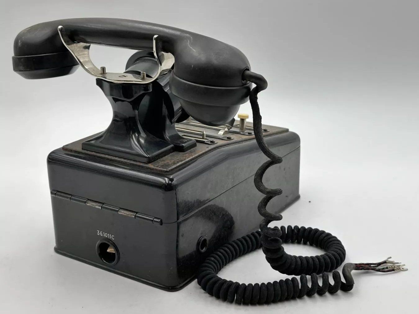 Telefoni: Antikes Telefon Vermittlungstelefon Zenith mit Schaltplan – Usato da Luzern venduto da Lager6640 5
