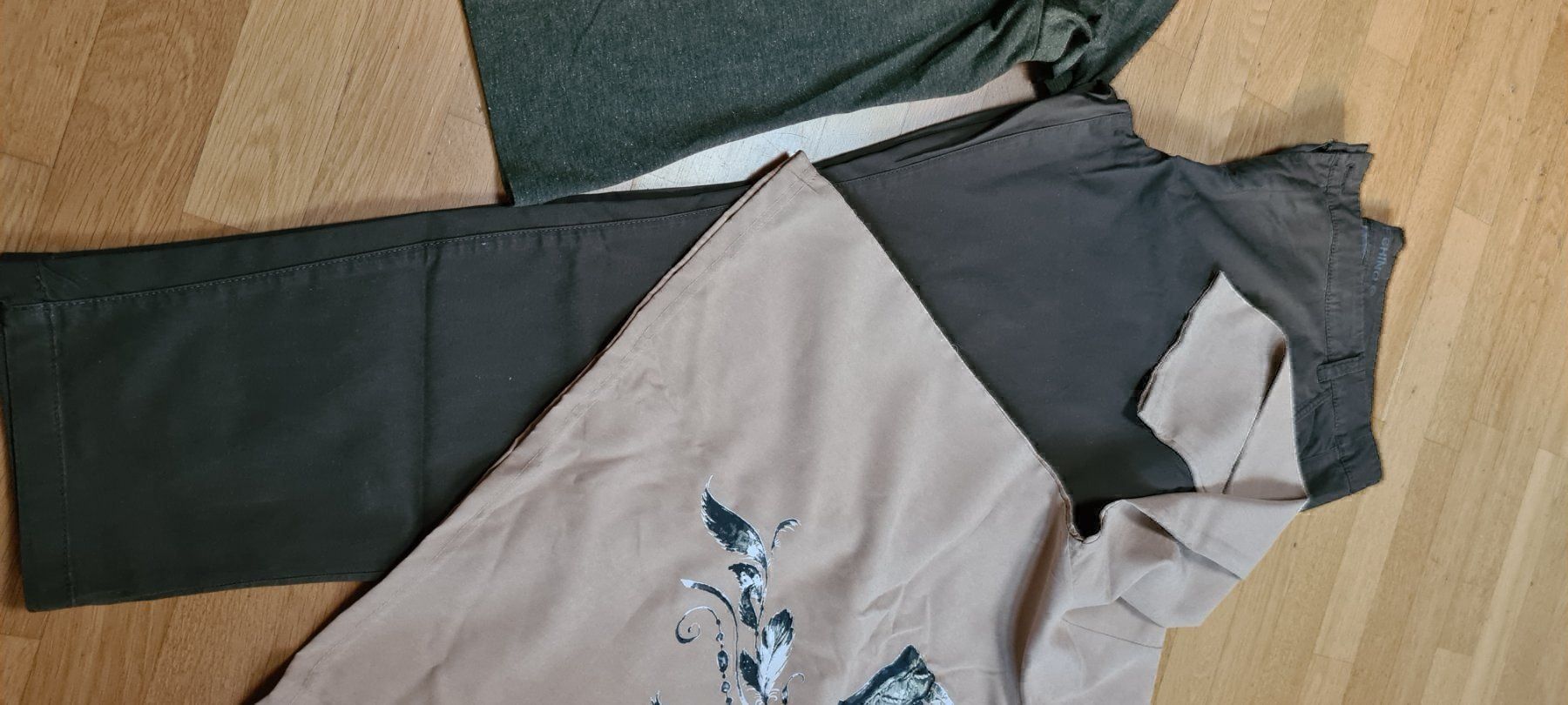 Kleiderpakete: WOW..cooles 3 teiliges Set Hose und Oberteile – Gebraucht aus Ferden von jemyce 3