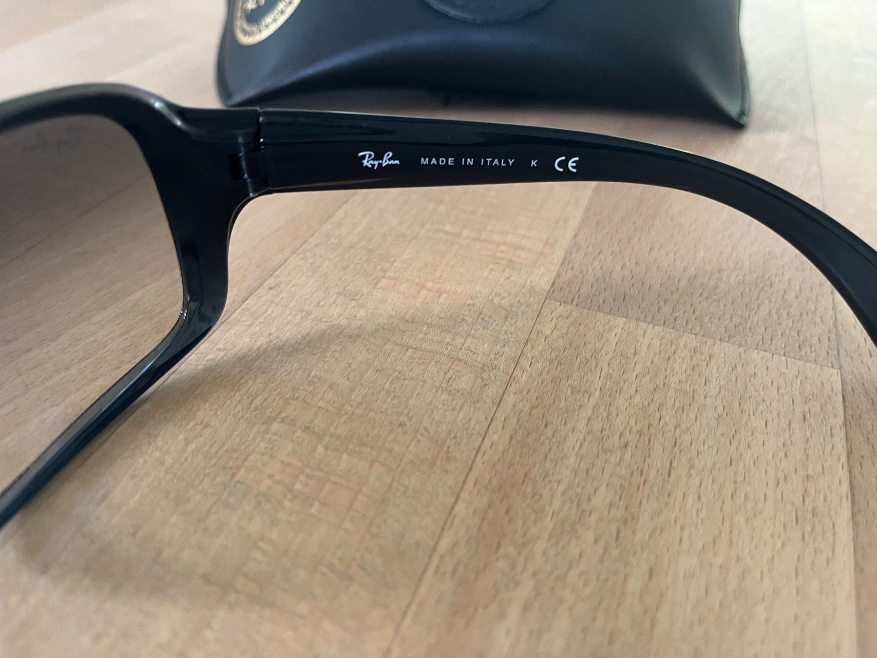 Ray-Ban Lunettes & Verres: Sonnenbrille Ray-Ban mit Etui schwarz – D'occasion à Wetzikon ZH par jusc710 2