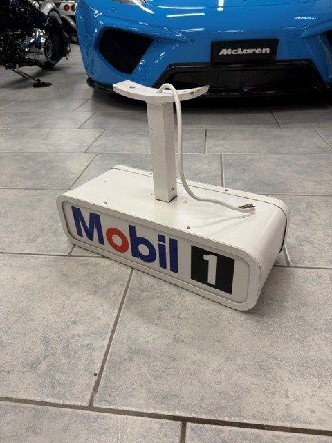 Alle Dekorationen: Mobil 1 Beleuchtetes Schild – Gebraucht aus Bözberg von mar_2vpg 1