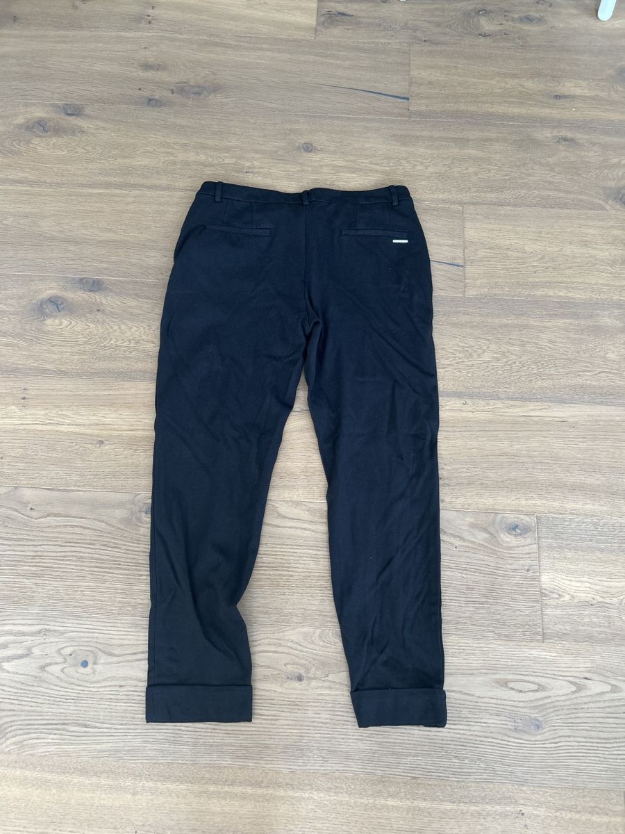 Esprit Pantaloni: Hose schwarz Esprit Grösse 38 – Usato da Fischbach- Göslikon venduto da Rommel 1
