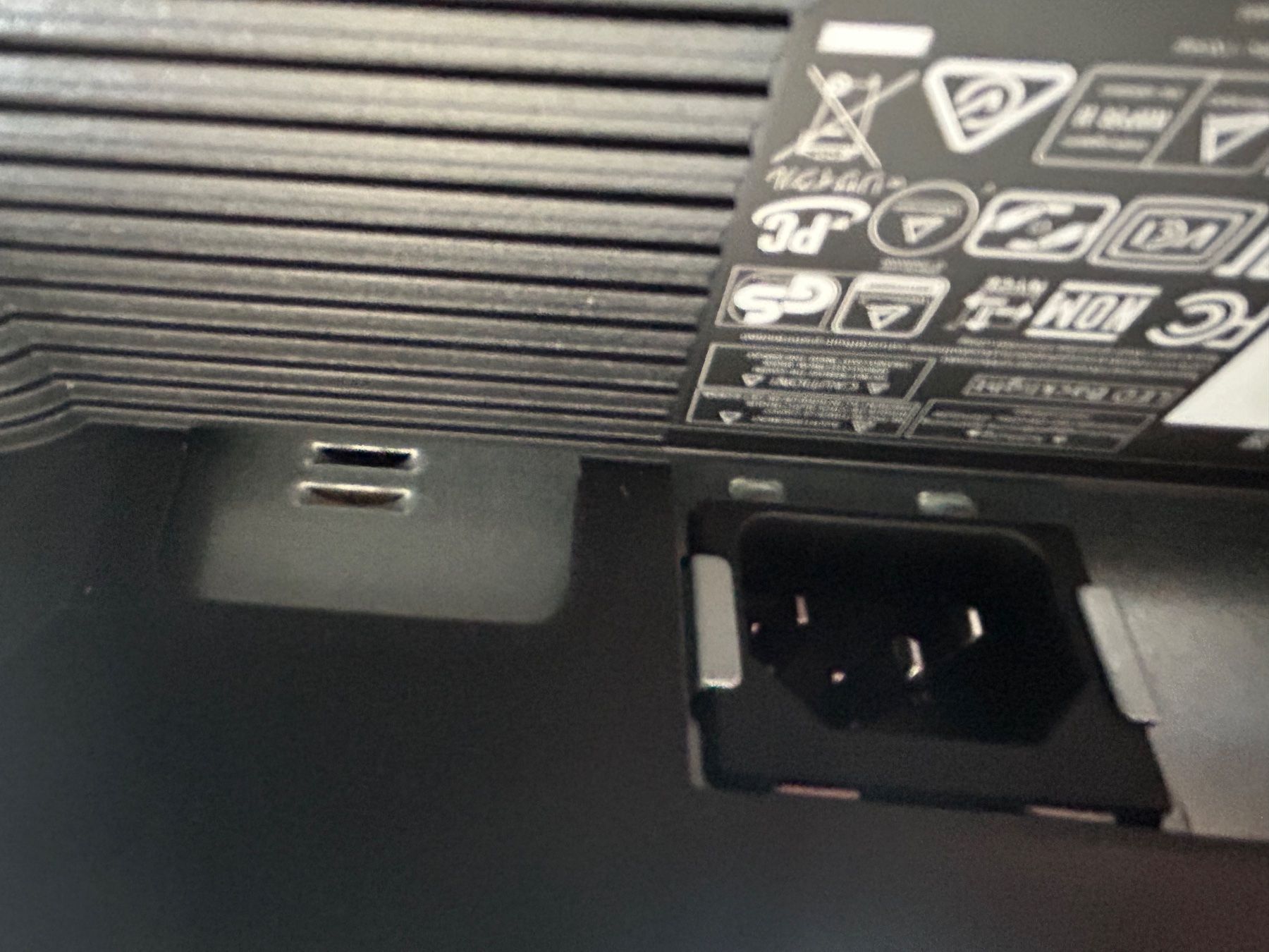 Monitor: Bildschirm Lenovo 70 cm plus Docking-Station – Usato da Wohlen b. Bern venduto da Beppe99 4