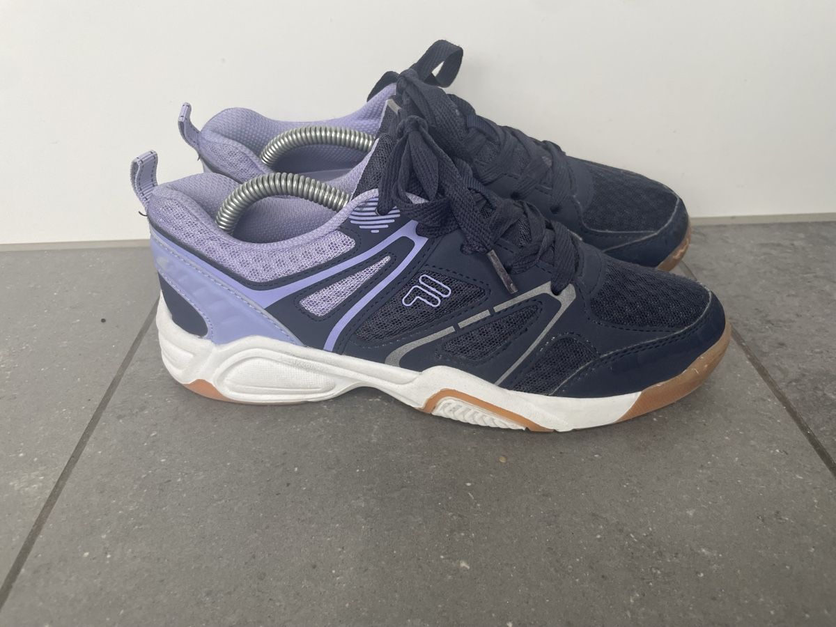 Fila Scarpe da uomo: Fila Hallenschuhe Grösse 36 – Usato da Dübendorf venduto da Blume1235