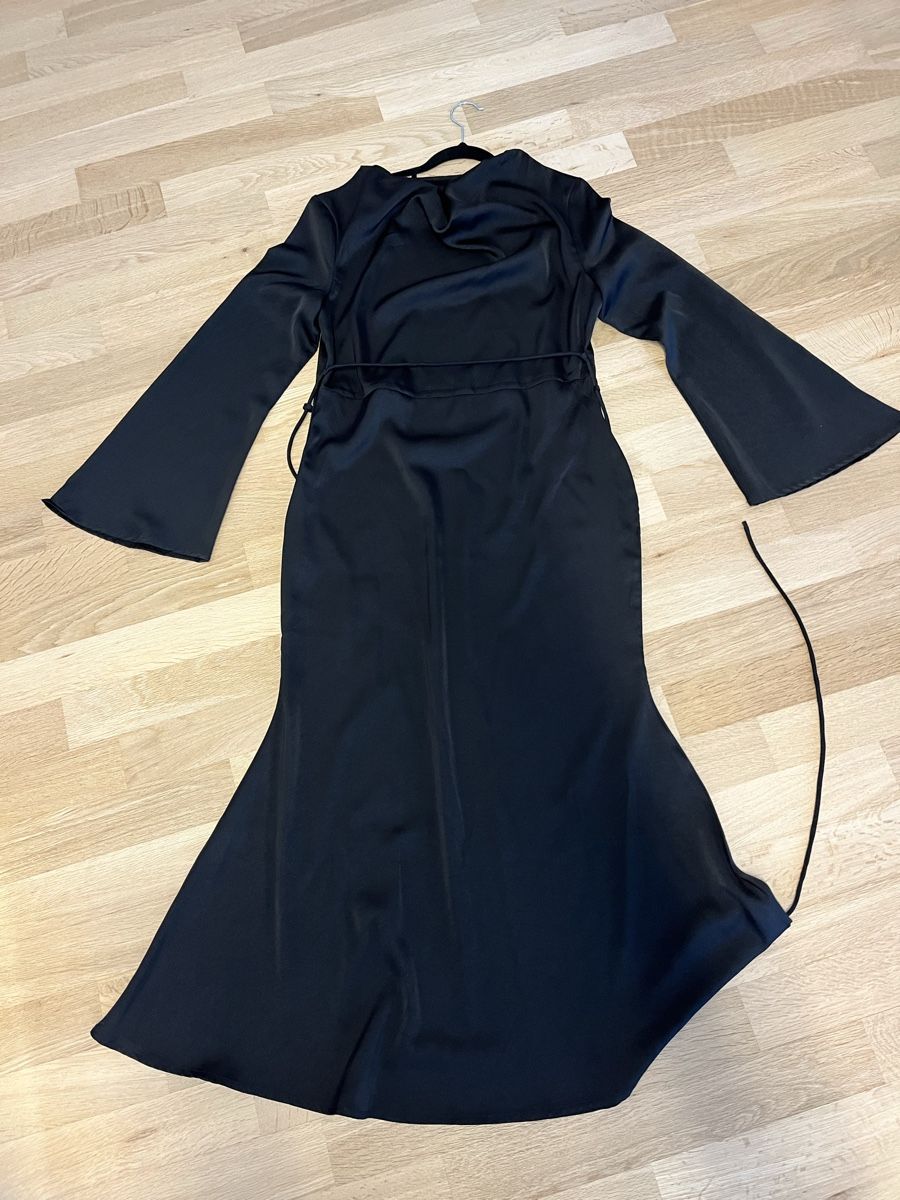 Vestiti: Schwarzes Kleid mit langen ärmeln grösse S – Usato da Root venduto da Mk1394