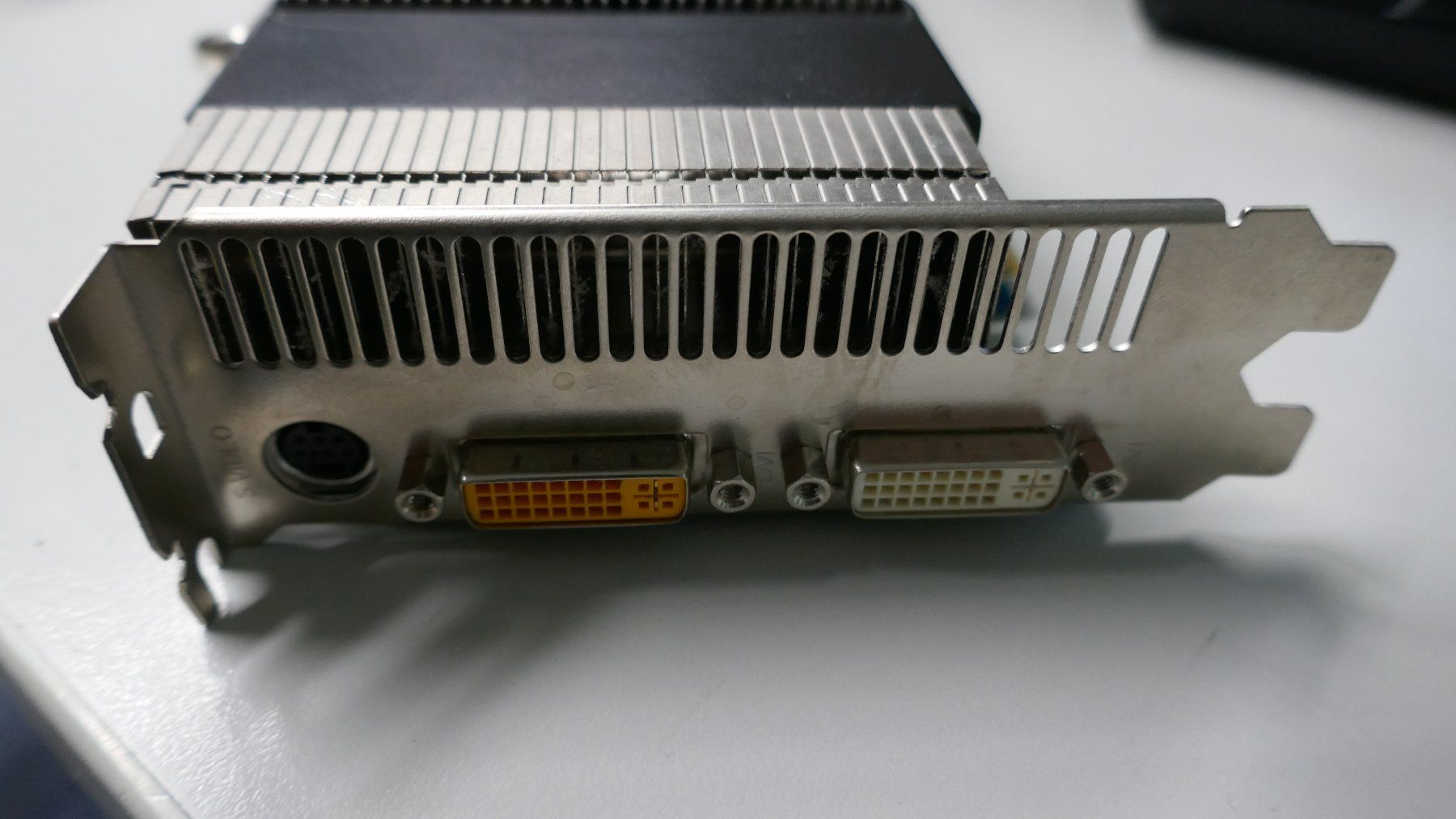 Asus Schede grafiche: Asus GT9600 Silent – Usato da Wenslingen venduto da FairlightCMI 2