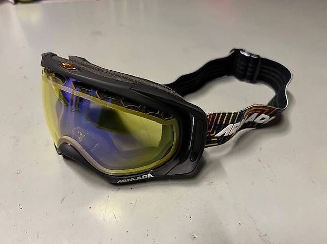 Occhiali & Lenti: Masque de ski Oakley / Armada Crowbar brouillard – Usato da Fenil-sur-Corsier venduto da hooger.booger 1