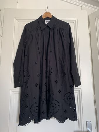 Robe chemise noire en coton bio Ganni