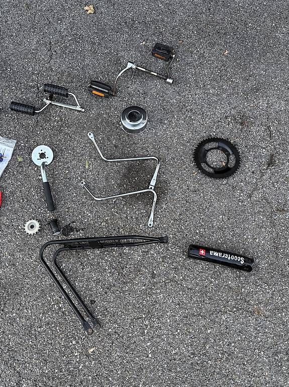Parti ricambio per ciclomotori: Diverse töffli teile – Usato da Solothurn venduto da desmo22 3