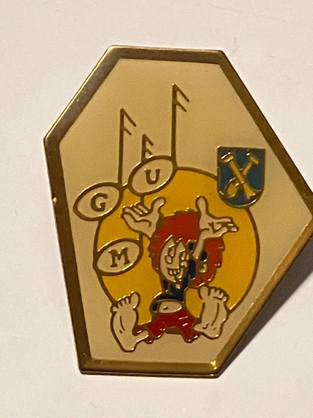 Placchette & Badge: 1 Pin Musik Gesellschaft Uttigen – Usato da Basel venduto da djwwpp