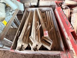 Posten mit ca. 10, 3-Beine (Lot 565) 6017 Ruswil