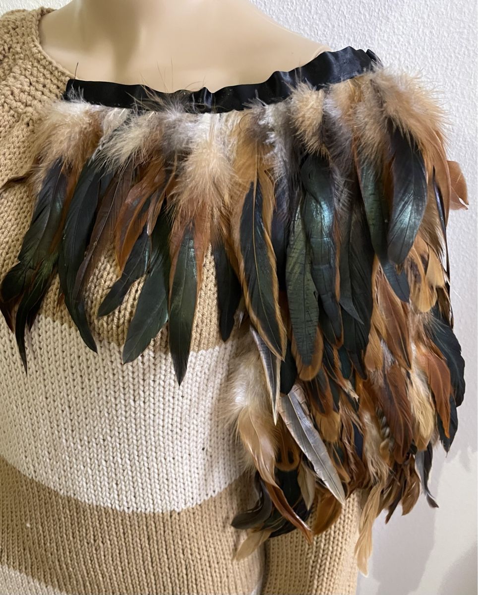Costumi: Kleid /Kostüm mit Federschulter Neu – Nuovo e nell'imballaggio originale da Au ZH venduto da Jaggy4 2