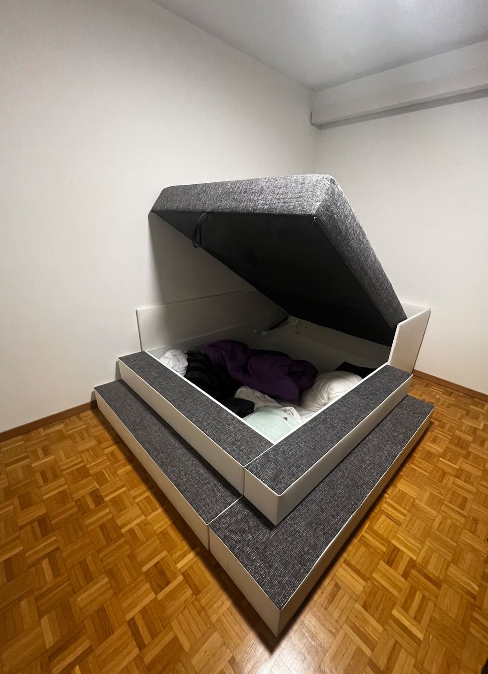 Letti: bed (never used) with storage underneath – Nuovo (secondo la descrizione) da Zürich venduto da jom_mh6r 2