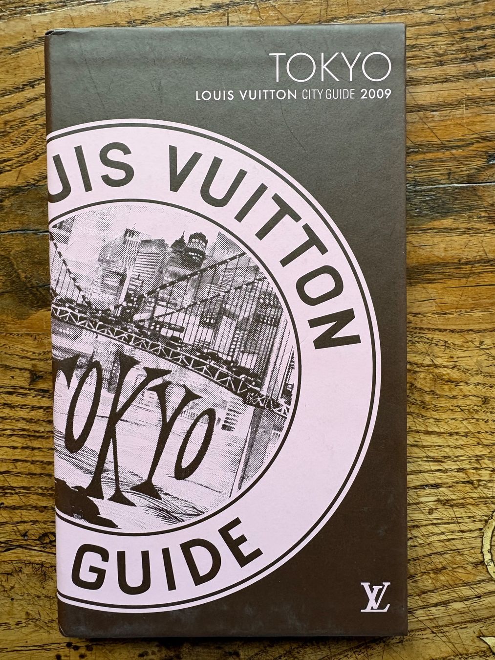 Libri: Louis Vuitton city guide - Tokyo – Usato da Zürich venduto da albertg31