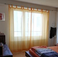 2 Vorhangstangen mit 4 Orangen Vorhänge