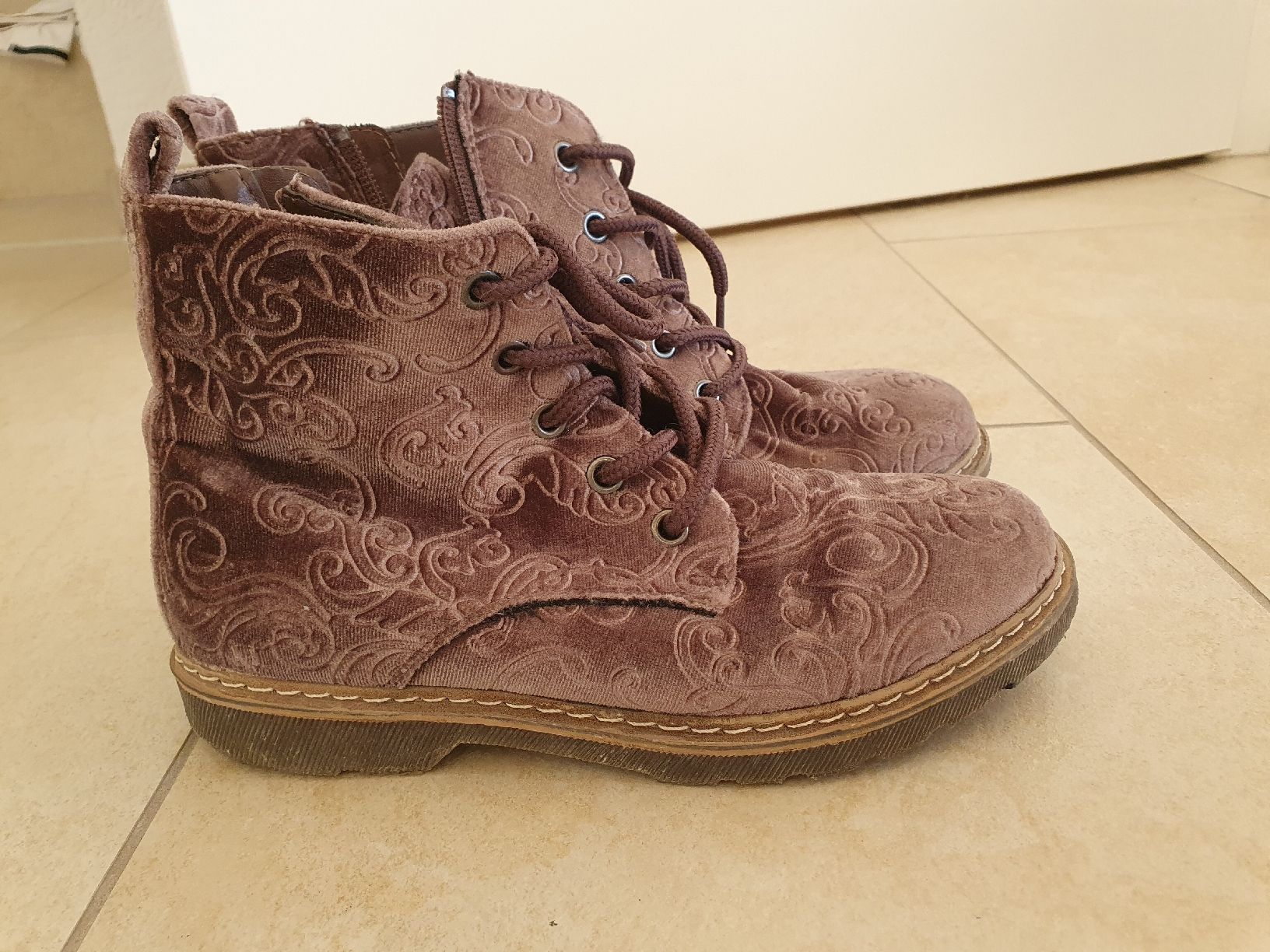 Scarpe per ragazze: Schuhe – Usato da Liestal venduto da piperpa 1