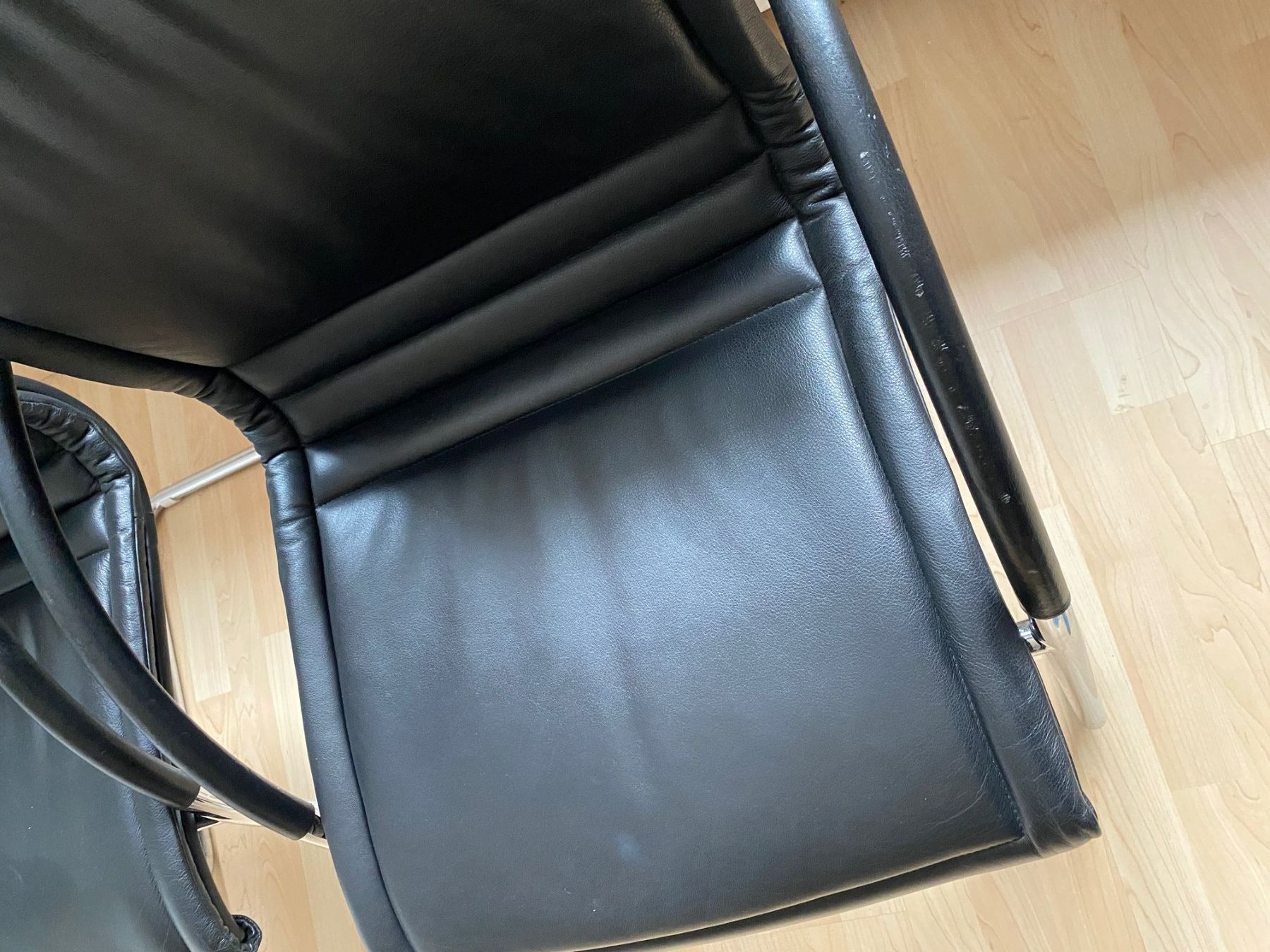 Sedie: Echtleder Freischwingerstühle 3 Stk. – Usato da Laupersdorf venduto da Borer_Liquidationen 4