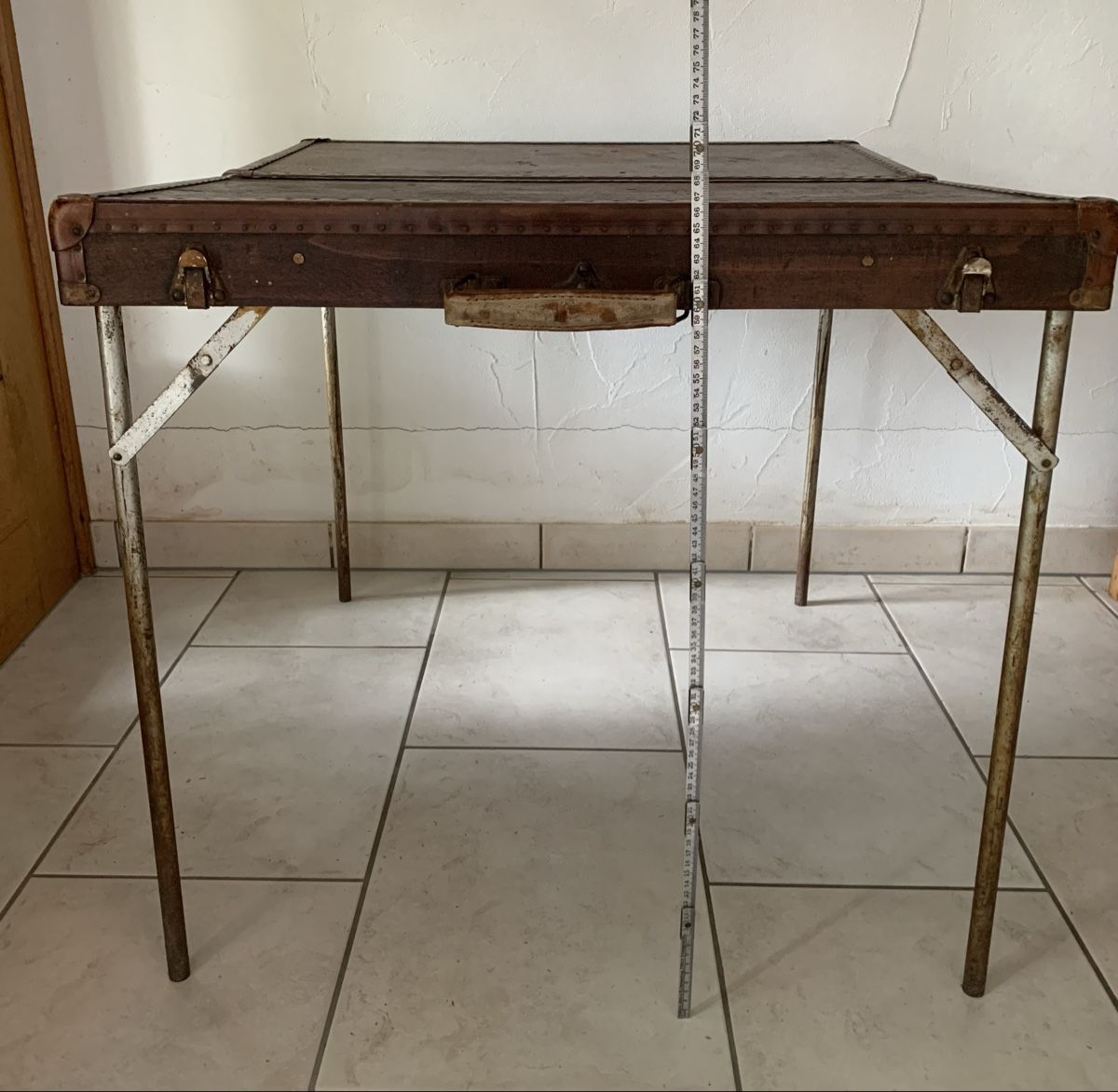 Tables: Campingtisch, Antik – D'occasion à Egg b. Zürich par ohtannenbaum