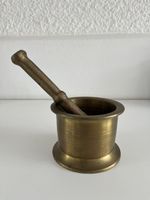 alter, schwerer Mörser aus Messing 
