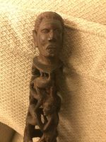 afrikanische Skulptur, Männerkopf auf Girlande, Ebenholz
