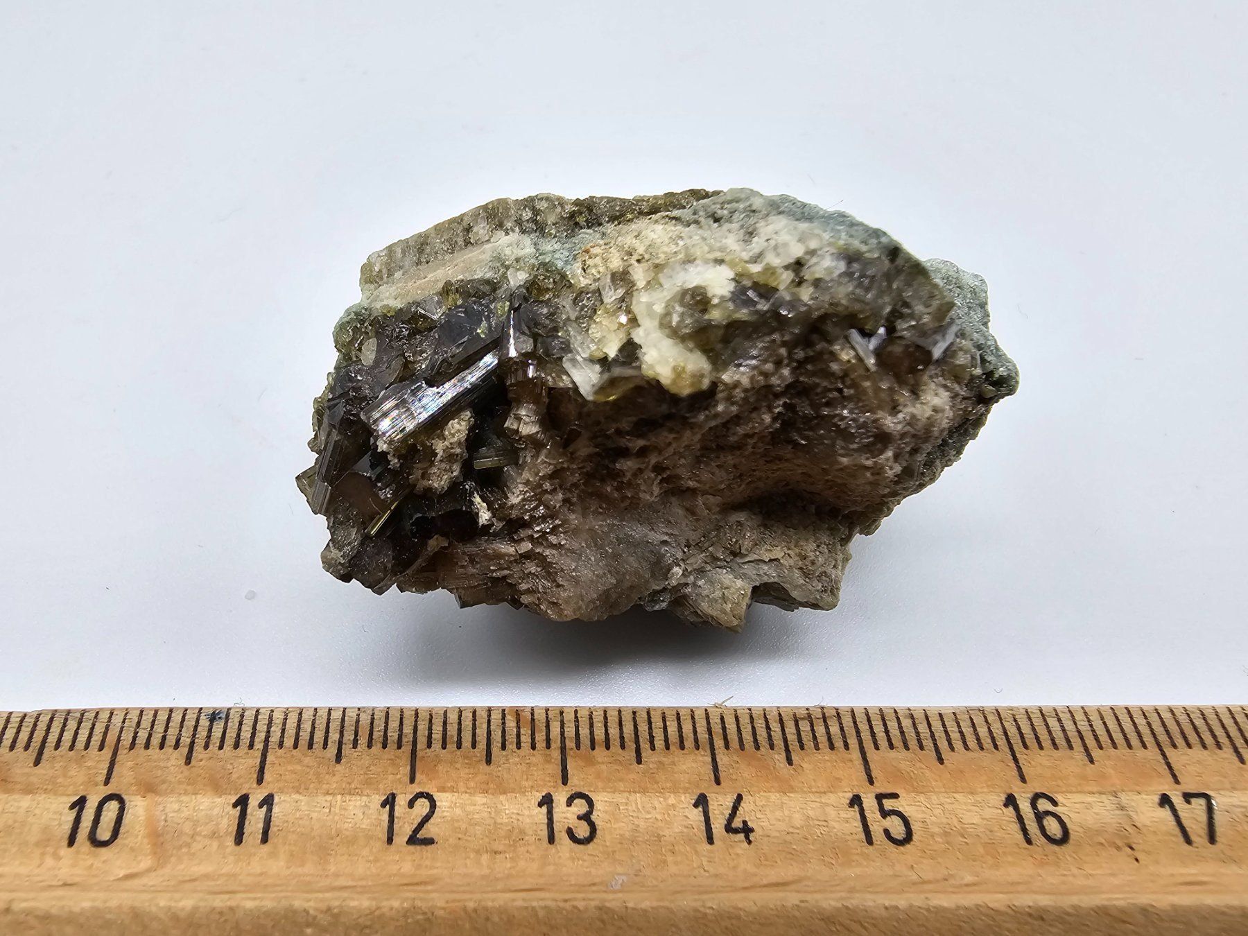Minerali & Pietre curative: Vesuvianite Bellecombe, Châtillon, Aosta Valley, Italy – Usato da Figino venduto da minshop 7