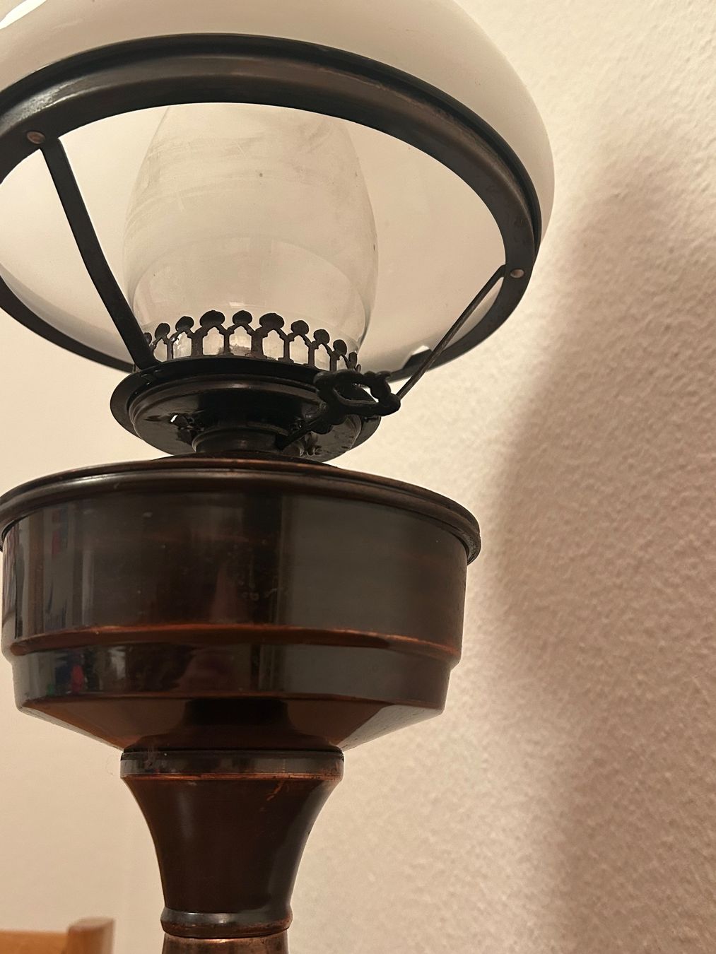 Lampade: antike Petroleumlampe (oder Öllampe) – Usato da Rorschacherberg venduto da Svebe 9