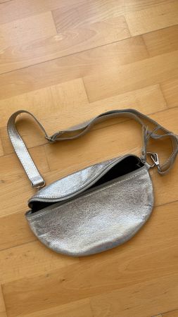 Umhängetasche silber metallic 